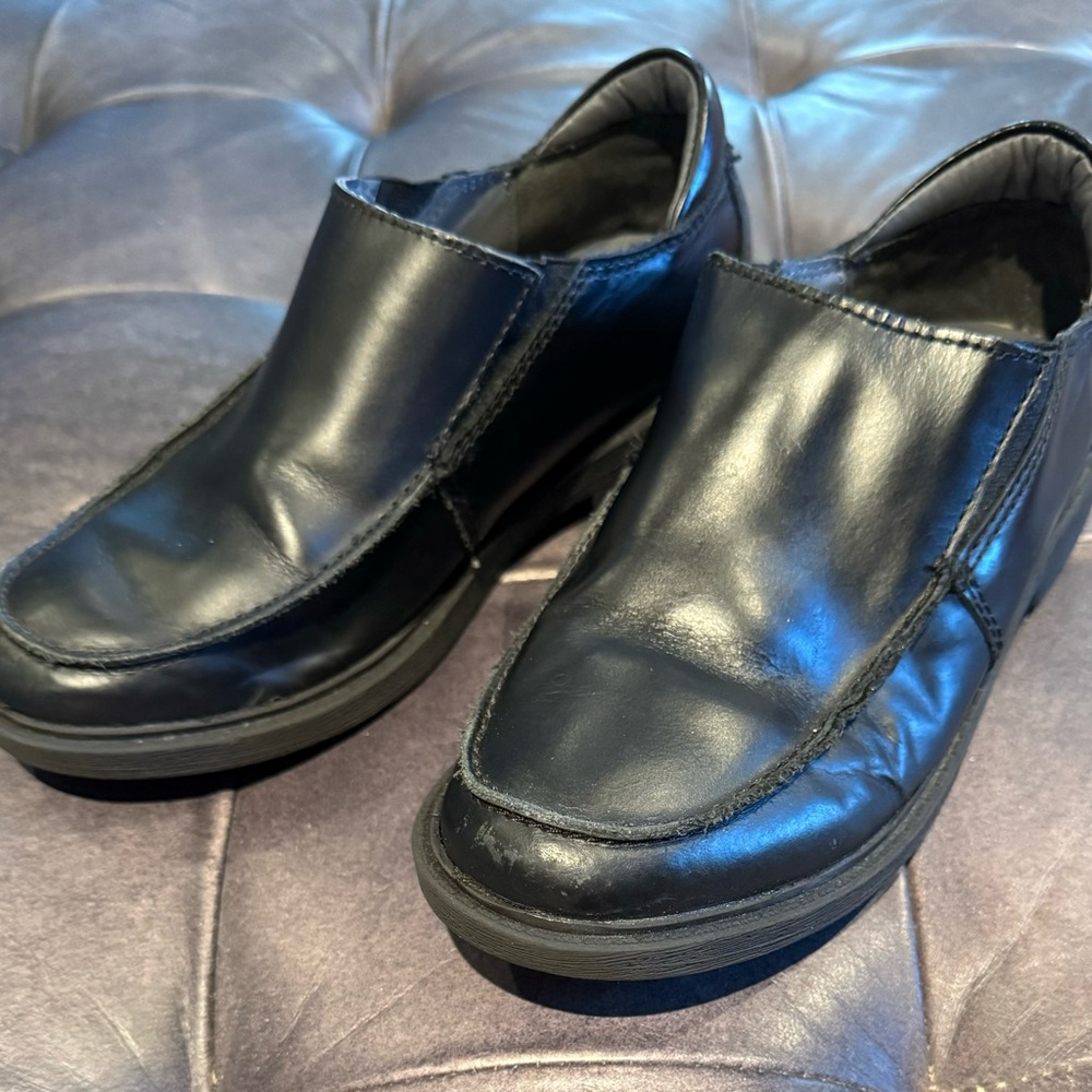 Boys black slip on dress shoes size 2